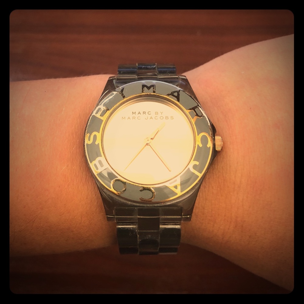 Marc by Marc Jacobs Watch with Rose colored face